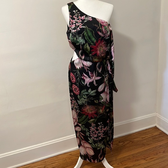 Walk This Way Dress - Picture 4 of 11